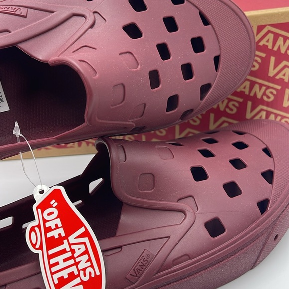 Vans Men’s Slip-On Trk
Tawny Port
VN0A5HF8TWP
Sneakers - Picture 14 of 16